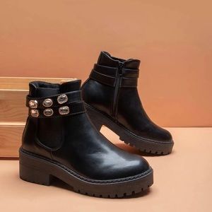 SHEIN metal decor chunky Chelsea boots